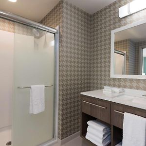 Queen Studio Suite Hearing Access or Non-Smoking